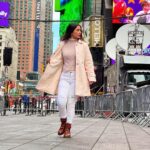 Hina Khan Instagram - Hello NYC ! #nyc #2022 #travelphotography #WinterFashion