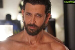 Hrithik Roshan Instagram - This is an appreciation post for a brand I endorse cause their products have truly added to my life. Thank you Beardo for the Hair wax ( this one especially has saved so much of my time and effort , literally a minute and I feel confident to go.) And also the Godfather beard oil ! Just love it. @beardo.official

#honestopinion 

#Beardo #BeBeardo #Collab #BeardoVIP
