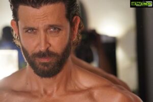 Hrithik Roshan Instagram - This is an appreciation post for a brand I endorse cause their products have truly added to my life. Thank you Beardo for the Hair wax ( this one especially has saved so much of my time and effort , literally a minute and I feel confident to go.) And also the Godfather beard oil ! Just love it. @beardo.official

#honestopinion 

#Beardo #BeBeardo #Collab #BeardoVIP