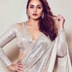 Huma Qureshi Instagram - The Ivory Story Final dump … #ivory #sari #sarinotsorry Saree - @houseofneetalulla Jewellery - @ambrusjewels Hair - @susanemmanuelhairstylist Make up - @ajayvrao721 Styling - @who_wore_what_when Photography - @chandrahas_prabhu