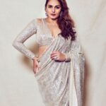 Huma Qureshi Instagram - The Ivory Story Final dump … #ivory #sari #sarinotsorry Saree - @houseofneetalulla Jewellery - @ambrusjewels Hair - @susanemmanuelhairstylist Make up - @ajayvrao721 Styling - @who_wore_what_when Photography - @chandrahas_prabhu