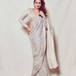 Huma Qureshi Instagram - The Ivory Story Final dump … #ivory #sari #sarinotsorry Saree - @houseofneetalulla Jewellery - @ambrusjewels Hair - @susanemmanuelhairstylist Make up - @ajayvrao721 Styling - @who_wore_what_when Photography - @chandrahas_prabhu