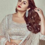 Huma Qureshi Instagram – Scenes from a wedding … #ivory #dreams #sparkles #love #wedding 

Lehenga – @falgunishanepeacockindia 
Jewellery – @anayah_jewellery 
Bag – @astitchstory 
Hair – @susanemmanuelhairstylist 
Make up – @ajayvrao721 
Styling – @who_wore_what_when 
Photography – @chandrahas_prabhu