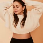 Huma Qureshi Instagram - Snuggle Time #throwback #winter #festivetime Outfit - @zara Jewellery- @zara Shoes - @melissashoesindia HMU - @makeupby_mahimawachher Styling - @who_wore_what_when Photography- @chandrahas_prabhu