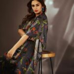 Huma Qureshi Instagram - The many moods of HQ 🥸 #humaqureshi #kaftan #vibes Outfits- @falgunishanepeacockindia Jewellry - @valliyan Shoes - @lynindia.official HMU - @makeupby_mahimawachher Styled by - @who_wore_what_when Photography- @chandrahas_prabhu