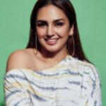Huma Qureshi Instagram - That throwback photo dump … all smiles #throwback #allsmiles #love #laughter #jokes #banter Outfit - @tunactive Jewellery- @shopeurumme Makeup - @ajayvrao721 Hair - @susanemmanuelhairstylist Styling - @who_wore_what_when Photography- @anurag_kabburphotography #easy #sunshine #humaqureshi
