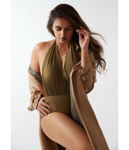 Huma Qureshi Instagram - Spot the Difference… #summer #instagram #swimsuit #trench #fashion Creative Direction & Styling: Who Wore What When (@Who_Wore_what_when) Photographer- Sasha Jairam (@sashajairam) Hair and Makeup- Krisann Figueiredo (@Krisann.figueiredo.mua) PR Agency: @Hypenq_pr