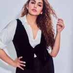 Huma Qureshi Instagram – Kicking off promotions for #Mithya 
On @zee5 
Back to Basics .. 
Styling – @who_wore_what_when 

PS- Don’t miss my eyeliner 👁