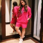 Huma Qureshi Instagram - Think pink 💓 Styled by @mohitrai Assisted by @shubhi.kumar @harshitasamdariya Outfit: @_huemn Shoes: @zara Makeup @ajayvrao721 Hair @susanemmanuelhairstylist