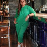 Huma Qureshi Instagram - Hey ... come over ... coz it’s Greener on my side 🍃 😜😜😜😜😜 Styled by @mohitrai Assisted by @shubhi.kumar @harshitasamdariya Outfit: @HM Shoes: @zara earing: @misho_designs Makeup @ajayvrao721 Hair @susanemmanuelhairstylist