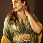 Huma Qureshi Instagram – Kuch tum kaho … kuch hum kahein… type ki morningggggg 

Kaftan @qbikofficial 
Jewelry @abhilasha_pret_jewelry 
Shoes @lynindia.official
Makeup – @makeupby_mahimawachher
Styled by – @who_wore_what_when 
Photos – @chandrahas_prabhu