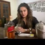 Huma Qureshi Instagram – When life gives you lemons, throw in some lemonade and treat yourself with a Johnnie Lemon 🍋 
This refreshing drink is super easy to make, follow my lead:

Method:
Fill 3/4th of the highball glass with ice
Measure 50 ml of Johnnie Walker using the jigger and pour it into the glass.
Add the lemonade to the highball glass
Take a lime slice and drop it into the drink.

#spon #johnniewalkerhighball #johnniewalkerindia #johnniewalkerscotch

@johnniewalkerindia