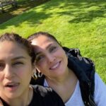 Huma Qureshi Instagram – Who let the girls out ??!!! 🤣🤣🤣#humzamania #crazies #quarantine #scotland #shoot Love this cutie 🌞 Post Quarantine Sun @larabhupathi