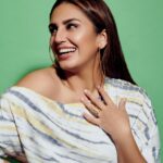 Huma Qureshi Instagram - That throwback photo dump … all smiles #throwback #allsmiles #love #laughter #jokes #banter Outfit - @tunactive Jewellery- @shopeurumme Makeup - @ajayvrao721 Hair - @susanemmanuelhairstylist Styling - @who_wore_what_when Photography- @anurag_kabburphotography #easy #sunshine #humaqureshi