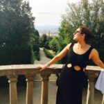 Huma Qureshi Instagram – Found some old pics from a vacation I took in Italy #throwback #florence #capri My prayers are with everyone affected by this pandemic all over the world #weareinthistogether #prayers #indiafightscorona #day8 #21daylockdown