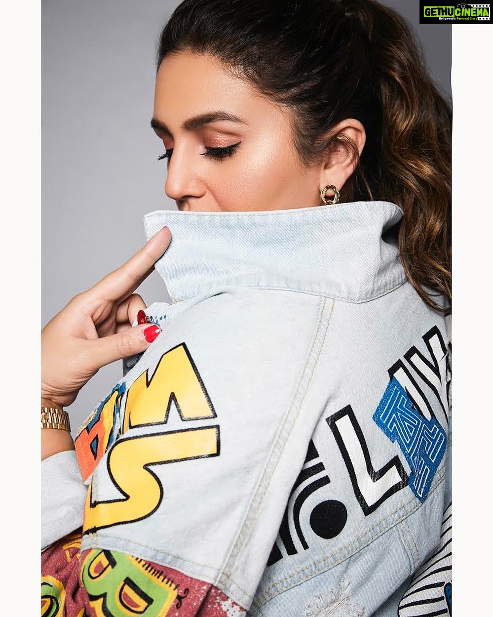 Huma Qureshi Instagram - Shy ☺️ #lastnight #vibe Jacket- @mashbymalvikashroff Skirt- @lovegen_official Ear rings- @minerali_store Shoes- @woodlandexploremore Fashion director- @officialkavitalakhan Sr. Stylist- @aeshu_lalan MUA- @simua_996 Hair- @sanapathan104 Photographer- @nupur.agarwal.photography