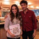 Huma Qureshi Instagram - Bumped into the amazing @vikaskhannagroup yesterday who not only made me the most amazing healthy salmon salad but gifted me a copy of his wonderful book. Thank you for your kind words about my dad and @wearesaleems and the legacy .. made me super proud and happy although he misspelt my name😜 It’s fine chef , the only name that matters is Saleems ... #prouddaughter #grateful #love
