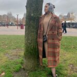 Huma Qureshi Instagram - When you feeling tres chic but your cartoon brother wants to strangle you .. 🤣 #throwback #amsterdam @saqibsaleem And this is after I educated him about Banksy 😹 #kalyug Outfit- @marksandspencerindia Fashion director- @officialkavitalakhani Sr. Stylist- @aeshu_lalan #RethinkwithMandS#RethinkWinter#RethinkFashion#Rethink #holiday#BestNewYear’s#trenchcoat#dress#2020#europe#trip#tales#vacay Moco Museum