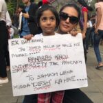 Huma Qureshi Instagram – Met this little protestor at August Kranti Maidan. The voice of people is loud and clear !
The World is watching 🇮🇳 India is rising. Repeal the #CAA. Stop trying to silence us. 
#NoViolenceButNoSilence Thank you @mumbai.police_ for doing a great job at helping in organise a peaceful and organised protest. Jai Maharashtra! Jai Hind !