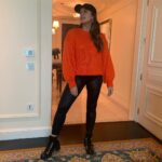 Huma Qureshi Instagram - Orange and the New Black .. Top- @forever21 @forever21_in Fashion Director- @officialkavitalakhani Makeup @amiqurbeautyclinic @rashisobtimakeup #orange #streetstyle #streetwear #fashion