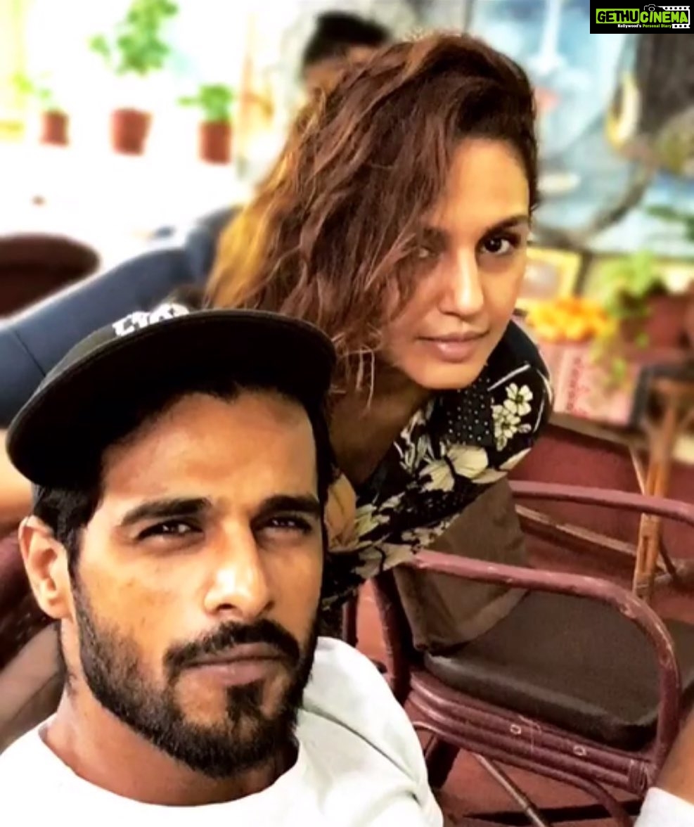 Huma Qureshi Instagram - I love you my brother .. thank you for always being there and watching out for me .. and making me laugh hysterically, pulling my leg and just being Maddy .. Teri saari stories toh gajab hain bhai .. ek number 🤣🤪😻❤️ #happybirthday @marudharshekhawat Be blessed !!! Also , Have to spend more time together this year .. mwah