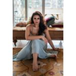 Huma Qureshi Instagram – ‘ Good Evening … ‘ ( To be contd… )

Photo @josephradhik 
Styling @sanjanabatra 
Hair and Makeup @vipulbhagatmakeupandhair .
.
.
#love #fashion #mood #chilling