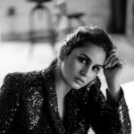 Huma Qureshi Instagram - Sunday to Monday mood be like .... 🤩 Photo @josephradhik Styling @sanjanabatra Hair and Makeup @vipulbhagatmakeupandhair Outfit @balmain #mood #sunday #monday #blackandwhite #blackandwhitephotography #brownskingirl