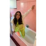 Huma Qureshi Instagram - Bathtub series 2 🙌 After the success of the kitchen series .. presenting the bathtub series .. 🤪🤪 Stylist: @kavs1977 Outfit: @bhaane Shoes: @adidas . . . #ootd #Fashion #love #bathtub #neon #peach