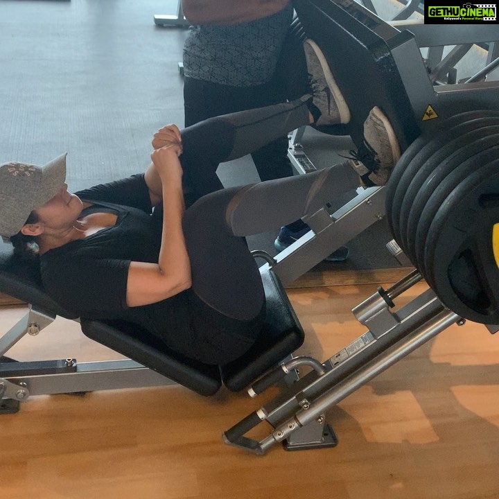 Huma Qureshi Instagram - Last and Final Video ... And then ... since I hadn’t died I decided to try again ... With unreal effort, pain , assistance from my trainers , my gym buddy @iamzahero ‘s encouragement .. I tried again ... And then this happened... I did it !! 540 pounds 8 reps #wow @rakeshudiyar It wasn’t perfect and I know I have to improve my form and strength.. but I did it !! Failure is not a constant. Don’t let Failure define you . Keep trying. Striving to be the best version of myself. I may not be the best (yet) But I’m never going to stop working , pushing , striving ... till I die #champion #mindset #prettygirlsliftweights 👊🦋 Don’t miss the smile in the end ☺️😜🦸♀️