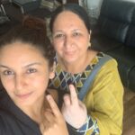 Huma Qureshi Instagram - Me and Mom went to vote today !! #HappyMothersDay to the woman who taught me the difference between right and wrong , good and bad , who shaped me into who I am .. If only I can be half the woman she is .. @aminasaleemqureshi .. #Delhi #getinked Vote for a country that honours your mothers and fathers & paves the way for a better generation #lovemymummy #lovemyIndia