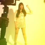 Huma Qureshi Instagram - Why just pose when you can sway ??? #happyinternationaldanceday #move #sway #dance #poser #golden #girl