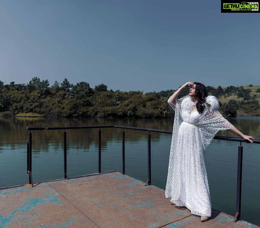 Huma Qureshi Instagram - Thoughts are Things ๐ Photographed by @shreko Styled by @umeshvashisht Make-up @ajayvrao721 Dress @priakataariapuri Earring Courtesy @tribebyamrapali Location @grapecounty Hair @makeupbytwinkledhariya #thoughts #still #water #living #soul #fashion #humaqureshi #mood #luxury #travel #vibe