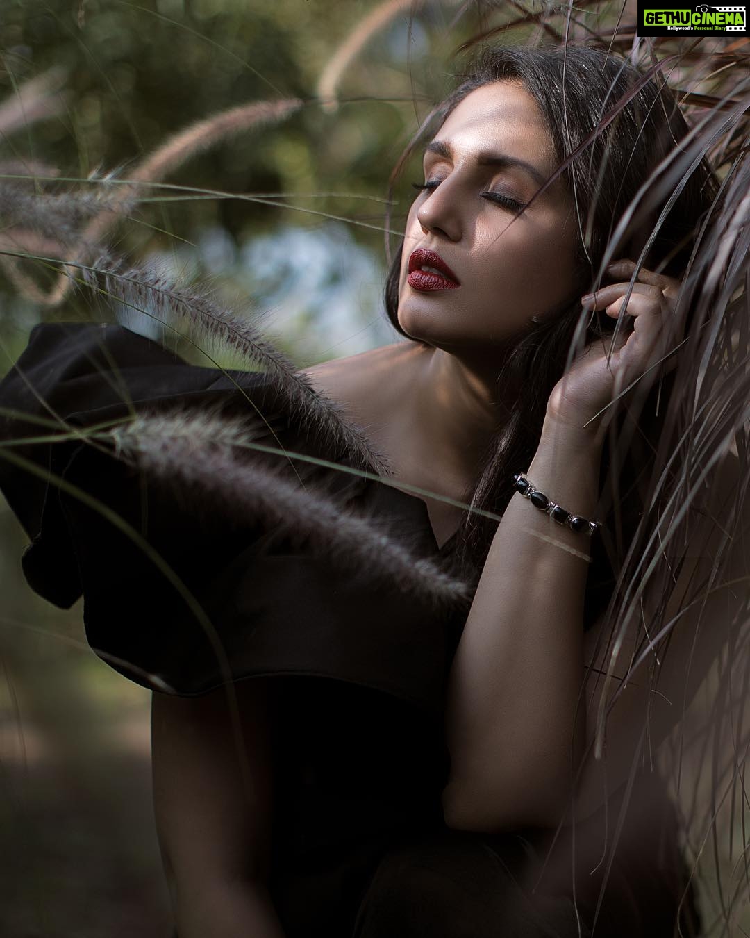 Huma Qureshi Instagram - She is an untamed thing .. strong yet so fragile ... Photographed by @shreko Styled by @umeshvashisht Make-up @ajayvrao721 Hair @makeupbytwinkledhariya Drape skirt @houseofthreestudio Ruffle Top @fancypantsthestore Bracelet @tribebyamrapali Location @grapecounty #wilderness #fashion #humaqureshi #fragile #beautyshot