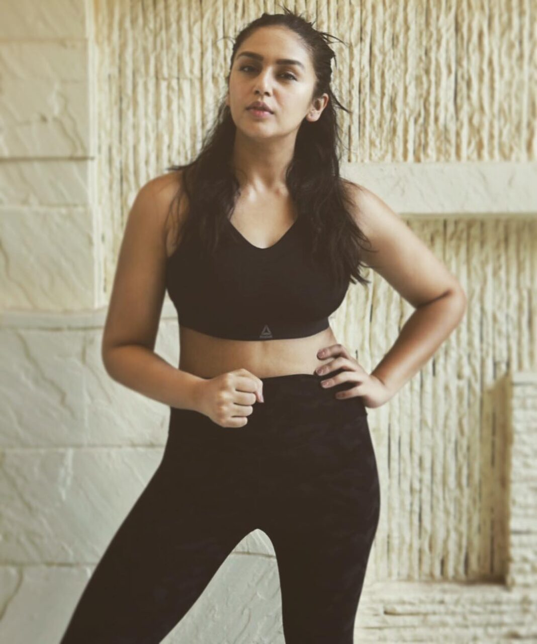 Huma Qureshi Instagram - I don't want to be better than anyone else .. but just be better than I was yesterday... These days my workouts are all about high kicks and higher jumps! After an intense kick boxing session, my immediate need was to get out of my sports bra that left me uncomfortable and itchy. I got my hands on @Reebokindia ’s PureMove bra on @Myntra. Not only does it help me have a fruitful workout session but is comfortable enough to keep it on for a cup of coffee with my girls! #ReebokIndia #PureMove #workout #train #humaqureshi
