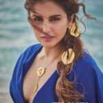 Huma Qureshi Instagram – #Throwback @travelandleisureindia @rohanshrestha @theanisha @marianna_mukuchyan @aindrilamitra @media.raindrop #blues #weekend #maldives @hideawaybeachmaldives