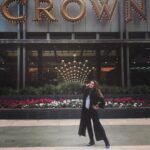 Huma Qureshi Instagram – Uneasy lies the head that wears a Crown … #HQAroundTheWorld #Melbourne #winter @two.twostudio @aeshy @nautankichaiti #humaqureshi