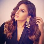 Huma Qureshi Instagram - Making waves ... #mood @mohitrai @ajayvrao721 @sanapathan104 @yash_v_bhadauria @taruntahiliani