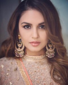 Huma Qureshi Instagram - Eid Mubarak ❤ #Peace #Love #Light