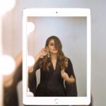 Huma Qureshi Instagram - Mirror Mirror ... 🖤Styled - @mohitrai Outfit - @taruntahiliani Jewelry - @suhanipittie Shoes - @tresmode Makeup @ajayvrao721 Hair @sanapathan104 Manager @nautankichaiti Photo @tina_motwani #Black #Beauty #television #IndiasBestDramebaaz #reality