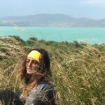 Huma Qureshi Instagram - The Girl and the Lake! #LakeSevan #Armenia #humaqureshi #birthdaytrip #gypsy #traveller @hamid.a.hussain @airarabiagroup @armenia_and_travel A rare click by @nautankichaiti