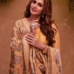 Huma Qureshi Instagram - Eid Mubarak!! Peace Joy Light and Kebabs !! My duas for the whole world … Outfit - @saundhindia Jewellery- @karishma.joolry Shoes - @aprajitatoorofficial Makeup - @ajayvrao721 Hair - @susanemmanuelhairstylist Styled by - @who_wore_what_when Photography- @tejasnerurkarr