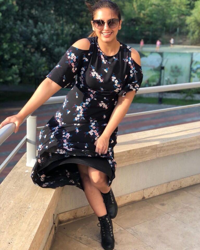 Huma Qureshi Instagram - On my #birthday as I turn older and (hopefully) wiser.... Only one thought in my head ... 'Fear is stupid. So are regrets' ... Thank you for all the love and duas #blessed #love #humaqureshi #onlylove #Armenia @hamid.a.hussain @armenia_and_travel