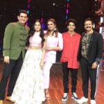 Huma Qureshi Instagram – Our Dil goes #Dhadak on the set of India’s Best Draamebaaz #IBD Season 3 Where were you @shashankkhaitan ?? ❤ @vivekoberoi @omungkumar @ishaan95 @janhvikapoor #love #television #humaqureshi #fun #episode