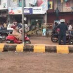 Huma Qureshi Instagram - Throwback to ... When you are feeling a lil nervous riding a scooty wearing a sari on a mucky road with traffic 😹😹😹 Just do the #goofy #SariDance Thank you for capturing this @atrayee777 #Kaala #behindthescenes #dance #funtimes #goofygirlsarethebestgirls #throwback