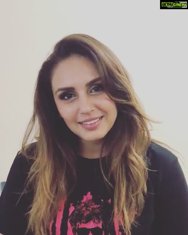 Huma Qureshi Instagram - The #BombayBeardBeat has got my blood pumping. Break out your dance moves and spread the #BeardLove. Check out @bombayshavingcompany and their new range of beard care essentials. #BombayShavingCompany
