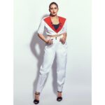 Huma Qureshi Instagram - Hellooooo 🤓 #glam #maharani #white #red Outfit - @bethecircus Jewellery- @diosaparis Shoes - @saintg_shoes HMU - @krisann.figueiredo.mua Styled by - @who_wore_what_when Photography- @chandrahas_prabhu