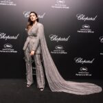 Huma Qureshi Instagram - Old world glam 💎 custom made @falgunishanepeacockindia @mohitrai @manjarisinghofficial #diamonds #capes #humaqureshi #HumaAtCannes #shine #bright