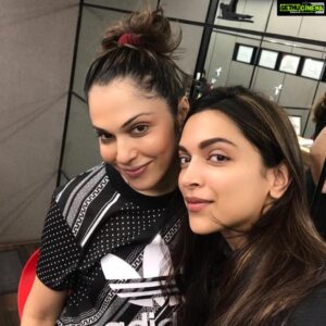 Isha Koppikar Instagram - Happy Birthday to this beautiful soul @deepikapadukone 💖
Keep rocking, keep growing! Wishing you a fabulous year ahead 🤗🥳

#happybirthdaydeepikapadukone #deepikapadukone #ishakoppikar #ishakoppikarnarang #deepveer #nofilter #nomakeup #birthdaywishes #gymselfie #actresses