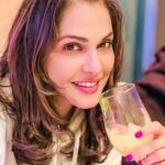 Isha Koppikar Instagram - Says ‘Cheers’ if you too want to restart the weekend 🥂 #weekend #weekendvibes #ishakoppikarnarang #candid #restart2022 #cheers #sundayfunday