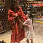 Isha Koppikar Instagram – Mother daughter day out ❤️
A high tea experience for my princess 👸

#motherdaughter #love #family #famjam #momlife #momlove #motherdaughtertime #hightea #i❤️rianna #daughtersarethebest #weekendvibes #weekend Mumbai, Maharashtra